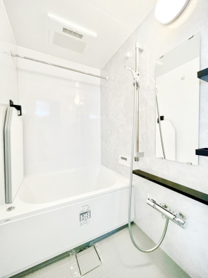 �����@����̔�������Ă���閾�邢�������̂���o�X���[��