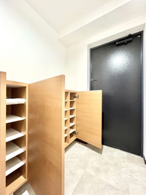 ���̑����ρ@�����Ղ���[�ł���V���[�Y�{�b�N�X�ŉƑ��S���̌C���A���ւ�������B  