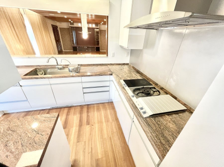 Lb`@LĎĝ悢Lb`ÂŉƑ̏Ί炪L܂