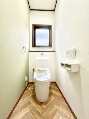 �g�C���@�g�C����1�K��2�K���ꂼ��ɔz�u����Ă��ĂƂĂ��֗��ł��B 