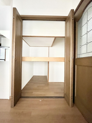 ���̑����ρ@���r���O���[�B�����Ɏ��[������ƕ����W�܂�LDK���X�b�L���Еt�������ł��ˁB  