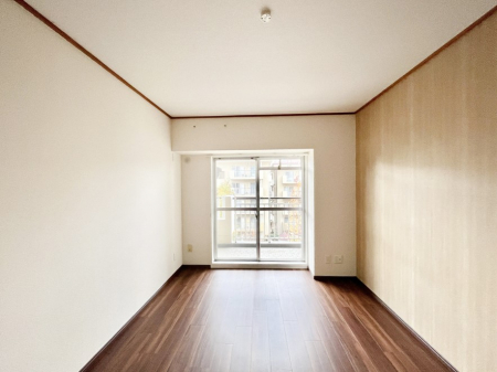 ���̑����ρ@�o���R�j�[���J�������v���X���Ă����m��