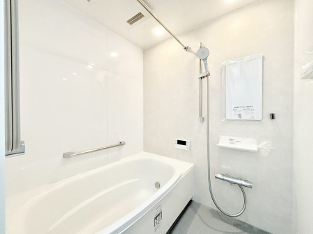 �����@����̔�������Ă���閾�邢�������̂���o�X���[���@