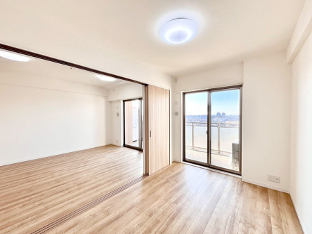 ���̑����ρ@�o���R�j�[���J�������v���X���Ă����m��  