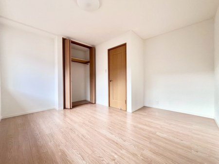 �Q���@�g���₷���`�Ńx�b�g��Ƌ�̒u�����ɂ����邱�Ƃ�����܂���B   