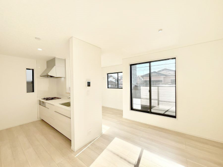 ̑ρ@`Living`@ɂ݂͂ȂWAHƊybn܂BbɖɂȂ肷āAY锼߂ɂȂĂ܂Bȑ̊Ԃ̍KĂꏊł肽B