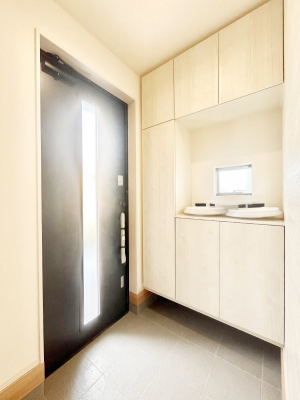 ց@A`Entrance`@Ƃ̒łql}ŏ̏ꏊł錺ւ́AƂ̈ۂ̂̂łILxȌ֎[ŁAYɕۂƂo܂􌺊ւɂ͂Ղ[̉ʔI