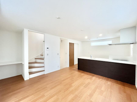 ̑ρ@`Living`@ɂ݂͂ȂWAHƊybn܂BbɖɂȂ肷āAY锼߂ɂȂĂ܂Bȑ̊Ԃ̍KĂꏊł肽B