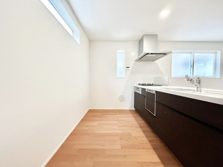 Lb`@`Kitchen`@R鑋̂Lb`gꏊ炱Agl܂BƂLb`R[i[͎LȎdオƂȂĂ܂B