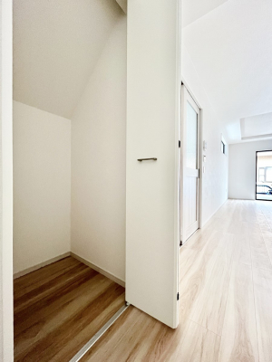 [@`Storage`@̎[ɂ͍S܂BLb`ɐ݂[Bł󂢂ĂXy[X[ɂ邱ƂŁAʂ̂ȂԂoĂ܂BוɂSłB