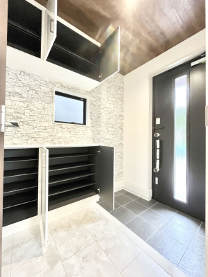 ���̑����ρ@�����Ղ���[�ł���V���[�Y�{�b�N�X�ŉƑ��S���̌C���A���ւ�������B  