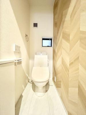 �g�C���@�g�C����1�K��2�K���ꂼ��ɔz�u����Ă��ĂƂĂ��֗��ł��B 