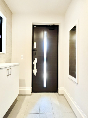 ���ց@�����`Entrance�`�@�Ƃ̒��ł��q�l���}����ŏ��̏ꏊ�ł��錺�ւ́A�Ƃ̈�ۂ��̂��̂ł��I�L�x�Ȍ��֎��[�ŁA����Y��ɕۂ��Ƃ��o���܂��􌺊ւɂ͂����Ղ���[�̉��ʔ��������I