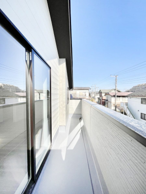 �o���R�j�[�@�����`Balcony�`  �o���R�j�[�͉������z���������݁A���z�c����󕨂��C�����悭�������Ƃ��ł��܂��B  �g���₷���J���I�ȃo���R�j�[�ł����z�����������Ղ�~�蒍���A�o���R�j�[�t���Z�܂��B  