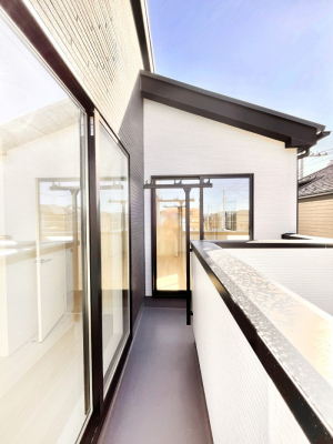 �o���R�j�[�@�������P�������`Balcony�`  �o���R�j�[�͉������z���������݁A���z�c����󕨂��C�����悭�������Ƃ��ł��܂��B  �g���₷���J���I�ȃo���R�j�[�ł����z�����������Ղ�~�蒍���A�o���R�j�[�t���Z�܂��B  