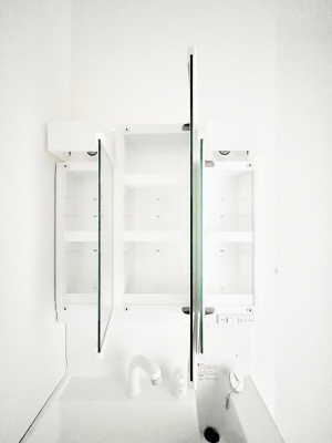 ���̑����ρ@�O�ʋ��̗��ɁA���ϕi��q���p�i�Ȃǂ����[�\�B���ʑ����������ƕۂ��܂��I