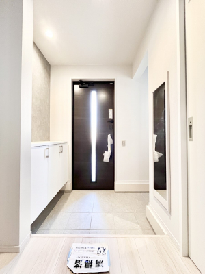 ���ց@���ʔ��͂��Ƒ��̎ʐ^��G�߂̃C���e���A�ŏ���I�Ƃ��ĉ��o�ł��܂�