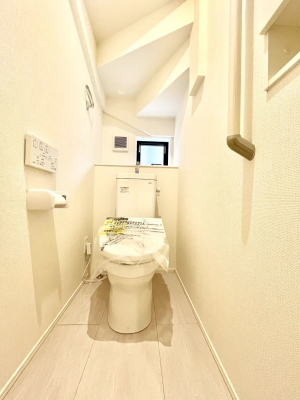 �g�C���@�g�C����1�K��2�K���ꂼ��ɔz�u����Ă��ĂƂĂ��֗��ł��B 