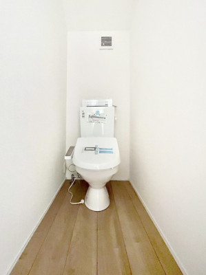 �g�C���@�����`Toilet�`�@�Y��E�X�b�L���E���K�ȃE�H�V�����b�g�t�g�C���ł��낰���Ԃł��B�g�C���͖����g�킴��𓾂Ȃ����́B����������ۂ������ł��ˁB�g�C����2��������̂Œ��̍��G���ɕ֗��ł��I