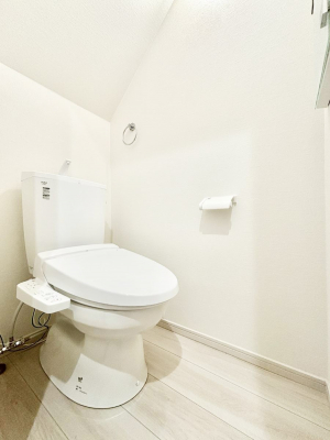 �g�C���@�����`Toilet�`�@�Y��E�X�b�L���E���K�ȃE�H�V�����b�g�t�g�C���ł��낰���Ԃł��B�g�C���͖����g�킴��𓾂Ȃ����́B����������ۂ������ł��ˁB�g�C����2��������̂Œ��̍��G���ɕ֗��ł��I