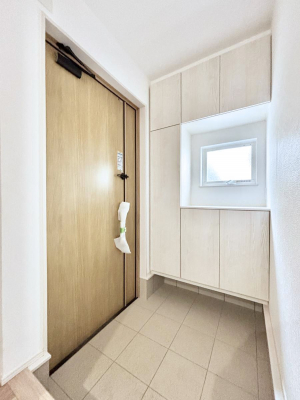 ���ց@�����`Entrance�`�@�Ƃ̒��ł��q�l���}����ŏ��̏ꏊ�ł��錺�ւ́A�Ƃ̈�ۂ��̂��̂ł��I�L�x�Ȍ��֎��[�ŁA����Y��ɕۂ��Ƃ��o���܂��􌺊ւɂ͂����Ղ���[�̉��ʔ��������I