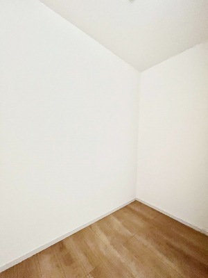 ���̑��@�����`Walk-in Closet�`�@�K�v�Ȃ��̂�R�[�f�B�l�[�g���ꗗ���Ċm�F�ł��A�g�x�x�⏀�����Z���ԂōςރE�H�[�N�C���N���[�[�b�g��ݒu���܂����B�Ƃ̒�����������Ƃ�����֗��Ȏ��[�X�y�[�X�ł��B