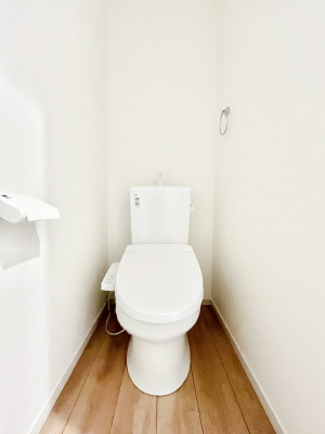 �g�C���@�����`Toilet�`�@�Y��E�X�b�L���E���K�ȃE�H�V�����b�g�t�g�C���ł��낰���Ԃł��B�g�C���͖����g�킴��𓾂Ȃ����́B����������ۂ������ł��ˁB�g�C����2��������̂Œ��̍��G���ɕ֗��ł��I