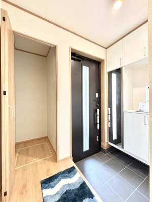 ���ց@�����`Entrance�`�@���ʔ��~���[�t�Ȃ̂ŁA���o�����O�̐g�����Ȃ݃`�F�b�N�Ɂ��􌺊ւ͂��q�l�����o�}�������ԍŏ��̏ꏊ�A�A���Ă��鎞�ɓ���ŏ��̏ꏊ�B����ȏꏊ�����炱���A���ǂ���ԂɁc��