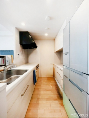 �L�b�`���@�����`Kitchen�`  �L�b�`���͐��������o�₷���Ƃ���Ȃ̂ŁA���C�h�^�C�v�ŃX�b�L���ƁB  ���Ƒ��݂�ȂŒ������ł���X�y�[�X�������B  ���[�͂����Ղ�Ȓ݂�˕t���� ���ꕔCG���H�L