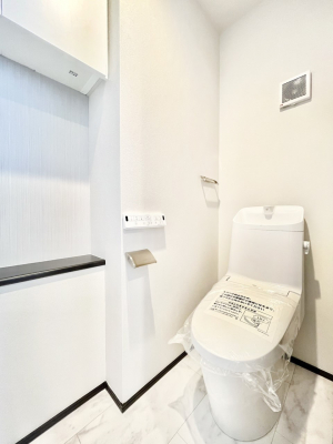 �g�C���@�����`Toilet�`�@�Y��E�X�b�L���E���K�ȃE�H�V�����b�g�t�g�C���ł��낰���Ԃł��B�g�C���͖����g�킴��𓾂Ȃ����́B����������ۂ������ł��ˁB�g�C����2��������̂Œ��̍��G���ɕ֗��ł��I