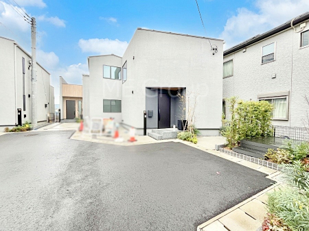 ���n�O�ώʐ^�@�O�ρ`Exterior�`�ՐÂȏZ��n�Ŏq��ĉƑ��Ƀs�b�^���B�����̂��U�������K�ȗ΂Ɍb�܂ꂽ�G���A�ŁA���R�ɕ�܂ꂽ���₩�ȕ�炵���������邽�߂́A��Ƃ肠��Z���������Ă��܂��B