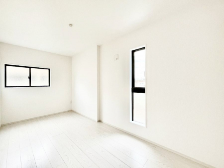 �Q���@�����`Bed Room�`�@�u��������������l�v�Ƃ��v�w�ł�����肭�낰��Q���B�����̉Ǝ��₨�d���ɔ�ꂽ���̓t�J�t�J�̃x�b�g�Ŗ�����Ă��������B�e���r��{�I�������Ă����K�ȍL����������