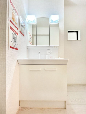 ���ʑ�E���ʏ��@�����`Dressing Room�`�@���邭����������p�E�_�[���[���B�����g���ꏊ�����炱���A���K�ȋ�ԂƂȂ��Ă���܂��B�V�����v�[�h���b�T�[���̗p���Ă���܂��̂ŁA���V��������y�ɏo���܂��B