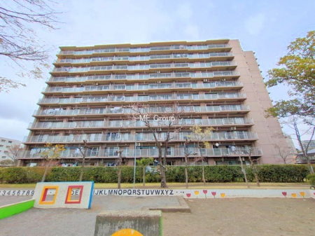 ���n�O�ώʐ^�@�O�ρ`Exterior�`�@������t���u������сv�w���k��10���I�w�߂̗��֐��ƖL���Ȏ��R�����󂷂�Z���̂��ƁA�ʂ�L���ȉ��K�ȕ�炵�͉Ƒ����Ί�ɂ��Ă��ꂻ���ł��B