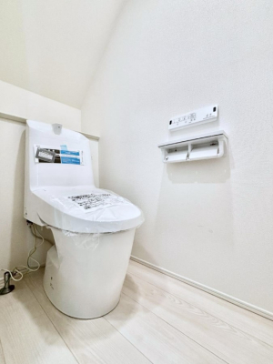 �g�C���@�����`Toilet�`�@�Y��E�X�b�L���E���K�ȃE�H�V�����b�g�t�g�C���ł��낰���Ԃł��B�g�C���͖����g�킴��𓾂Ȃ����́B����������ۂ������ł��ˁB�g�C����2��������̂Œ��̍��G���ɕ֗��ł��I