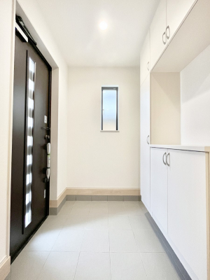 ���ց@�����`Entrance�`�@�Ƃ̒��ł��q�l���}����ŏ��̏ꏊ�ł��錺�ւ́A�Ƃ̈�ۂ��̂��̂ł��I�L�x�Ȍ��֎��[�ŁA����Y��ɕۂ��Ƃ��o���܂��􌺊ւɂ͂����Ղ���[�̉��ʔ��������I