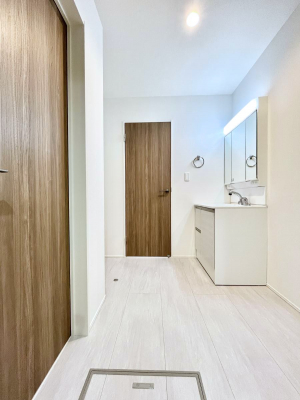 ���̑��@�������̂�����K��Ԃł��B�����̐g�x�x���C�����ǂ����g�������܂��B 