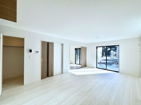 ���r���O�@�Ƒ��c���̎��Ԃ����������Ȃ��났�̃��r���O�_�C�j���O�B   