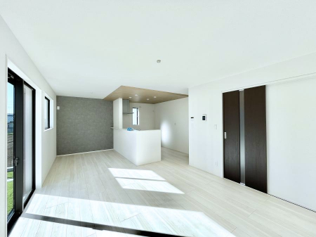 ���r���O�@�Ƒ������R�ƏW�܂�e���̃X�y�[�X�ɂȂ肻��