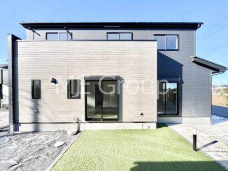 ���n�O�ώʐ^�@�������ꂽ�O�ρA�㎿�ȏZ��Ԃ��L���鎺���͉i�����S���ĉ߂�����Z���ł��B 