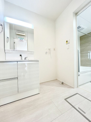 ���̑��@�L�X�Ƃ�Ƃ�̂��郉���h���[�X�y�[�X�B  