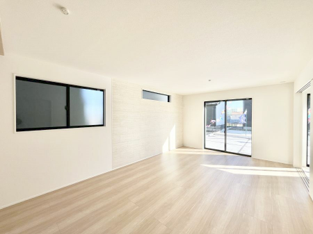 ���̑����ρ@�Ƒ��̏Ί炪���R�Ɛ��܂�Ă���A����ȕ��͋C�̃_�C�j���O�Ɏd�オ���Ă��܂��B