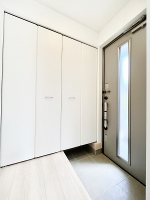 ���ց@�������Q�������`Entrance�`�@�Ƃ̒��ł��q�l���}����ŏ��̏ꏊ�ł��錺�ւ́A�Ƃ̈�ۂ��̂��̂ł��I�L�x�Ȍ��֎��[�ŁA����Y��ɕۂ��Ƃ��o���܂��􌺊ւɂ͂����Ղ���[�̉��ʔ��������I