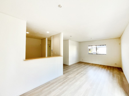 ���̑����ρ@�������P�������`Living�`�@�����ɂ݂͂�Ȃ��W���A�H���Ɗy������b���n�܂�B�b�ɖ����ɂȂ肷���āA��������Y��锼�߂��ɂȂ��Ă��܂��B����ȑ��̊Ԃ̍K�������������Ă����ꏊ�ł��肽���B