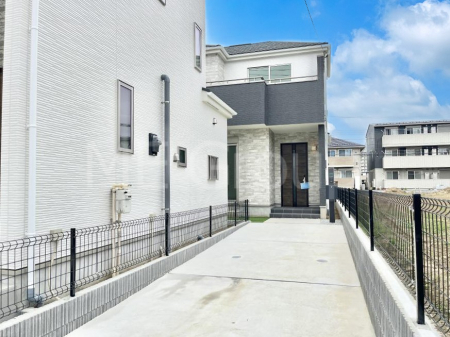 ���n�O�ώʐ^�@�������ꂽ�O�ρA�㎿�ȏZ��Ԃ��L���鎺���͉i�����S���ĉ߂�����Z���ł��B 