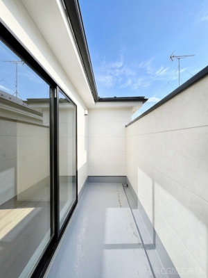 �o���R�j�[�@�����`Balcony�`  �o���R�j�[�͉������z���������݁A���z�c����󕨂��C�����悭�������Ƃ��ł��܂��B  �g���₷���J���I�ȃo���R�j�[�ł����z�����������Ղ�~�蒍���A�o���R�j�[�t���Z�܂��B  