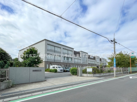 ���ӊ��@���w�Z 2100m �����s������㒆�w�Z