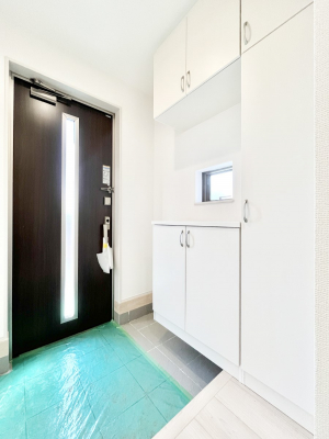 ���ց@������B�������`Entrance�`�@�Ƃ̒��ł��q�l���}����ŏ��̏ꏊ�ł��錺�ւ́A�Ƃ̈�ۂ��̂��̂ł��I�L�x�Ȍ��֎��[�ŁA����Y��ɕۂ��Ƃ��o���܂��􌺊ւɂ͂����Ղ���[�̉��ʔ��������I