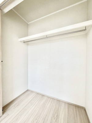 ���[�@�m���̃N���[�[�b�g�B���s��������̂Ō���̈ߗނ�����������܂�܂��B