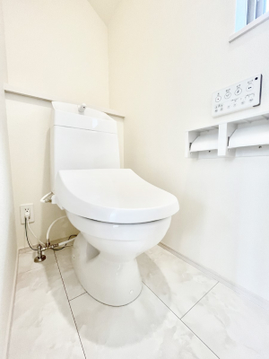 �g�C���@�����`Toilet�`�@�Y��E�X�b�L���E���K�ȃE�H�V�����b�g�t�g�C���ł��낰���Ԃł��B�g�C���͖����g�킴��𓾂Ȃ����́B����������ۂ������ł��ˁB�g�C����2��������̂Œ��̍��G���ɕ֗��ł��I